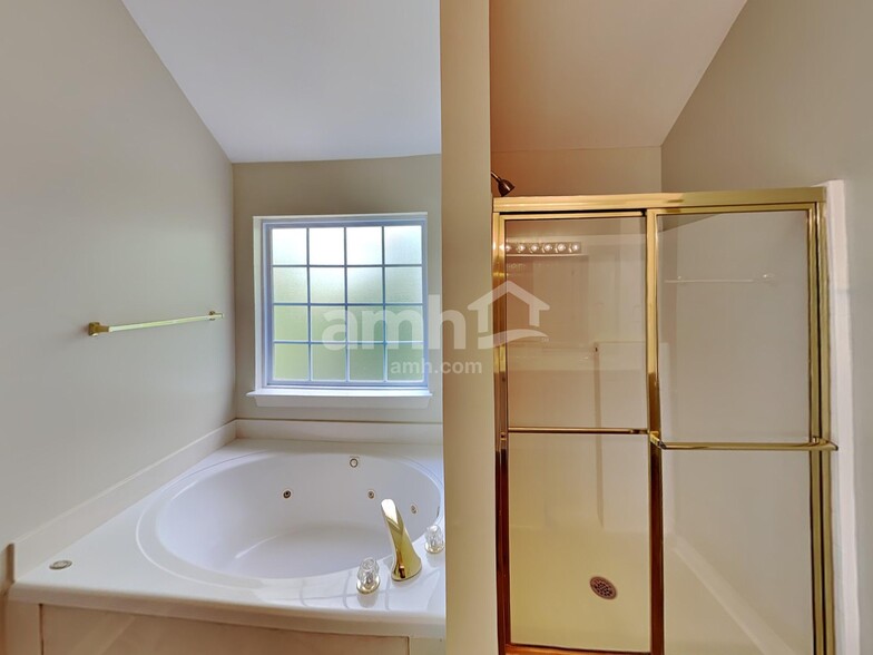 Building Photo - 6728 Autumn Oaks Dr