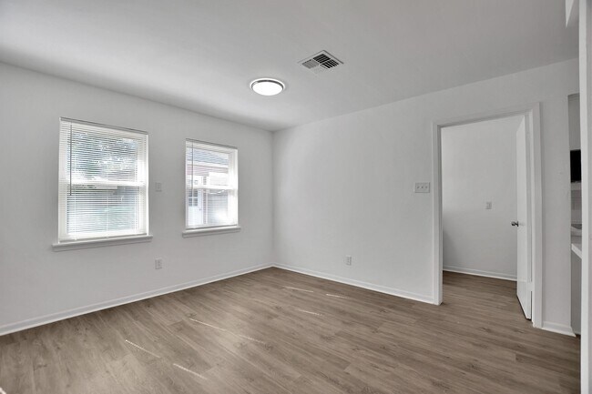Building Photo - 10513 Moorberry Ln