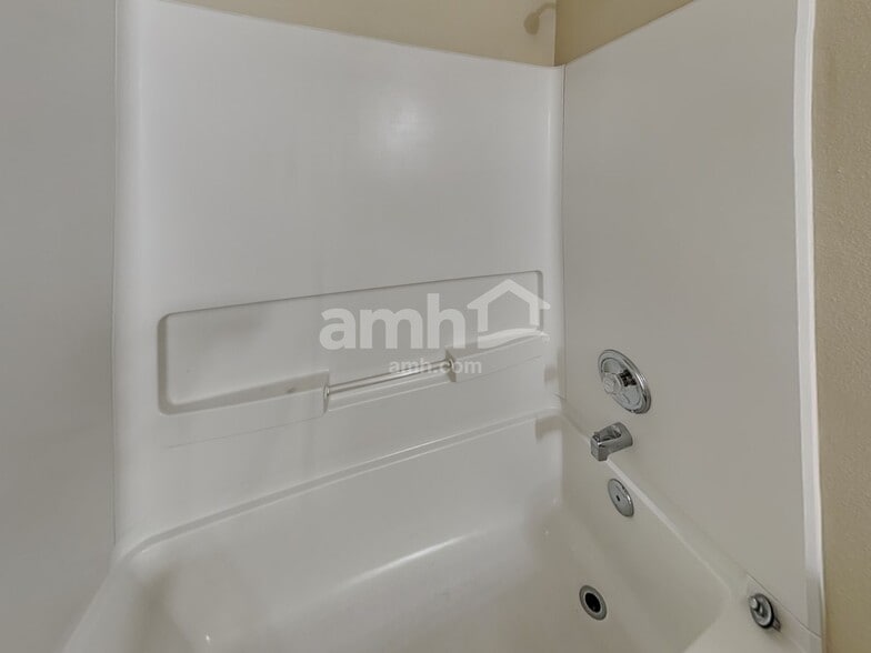 Building Photo - 1212 N Aberdeen Dr