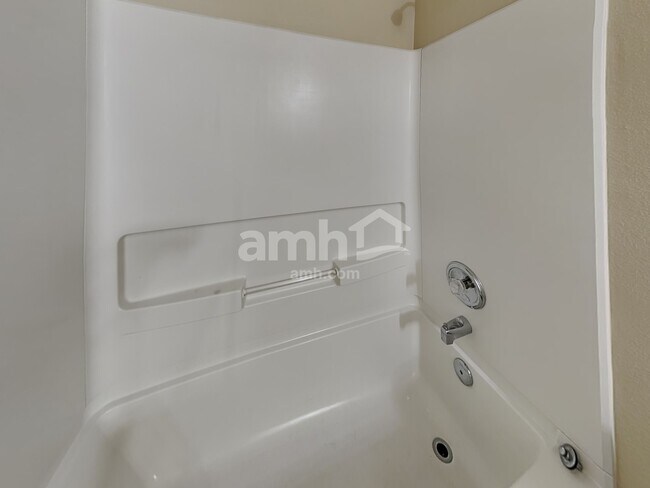 Building Photo - 1212 N Aberdeen Dr