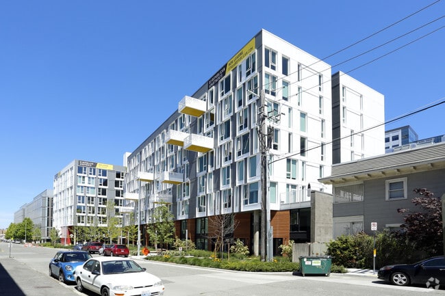 Primary Photo - 8th + Republican