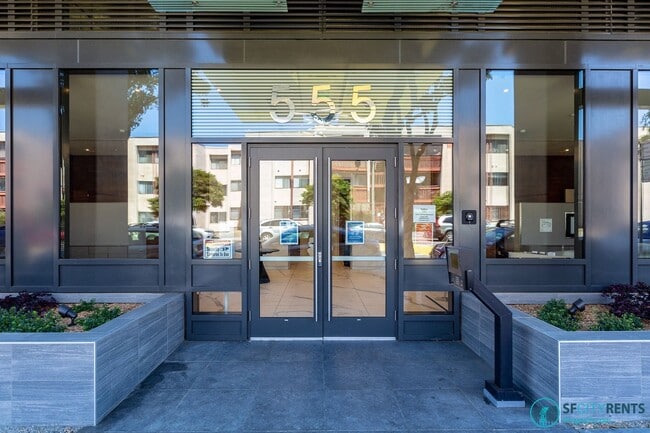 Building Photo - Hayes Valley: 1 Bed Condo Above Trader Joe's
