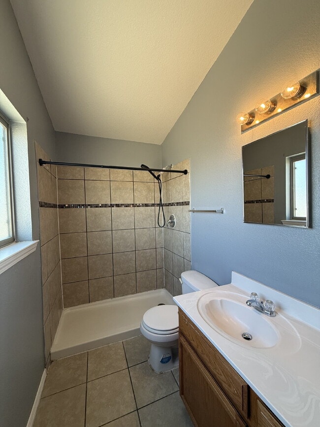 Building Photo - 14157 Tierra Delfin Dr