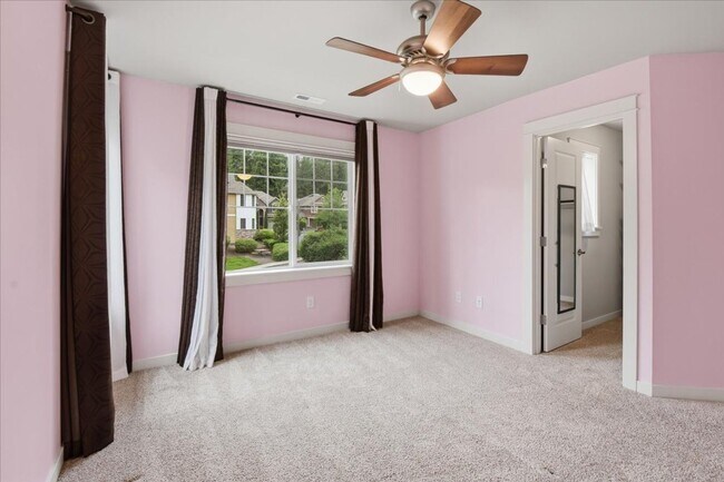 Building Photo - 4bd/4.5ba Sammamish Home