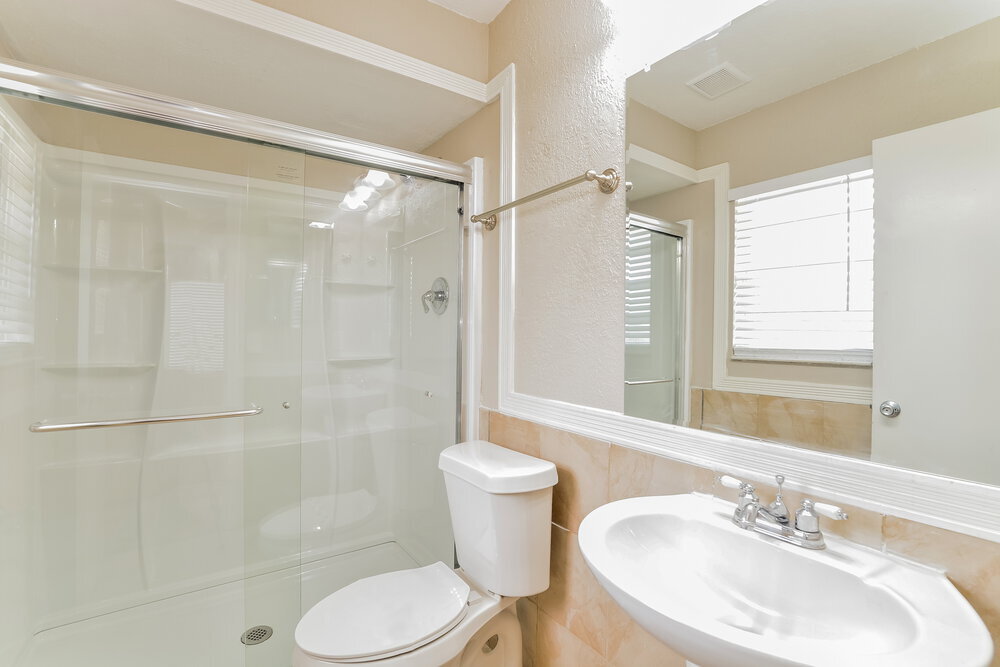 Building Photo - 1388 La Paloma Cir