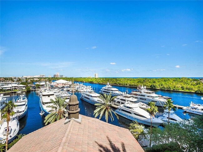 Building Photo - 1040 Seminole Dr