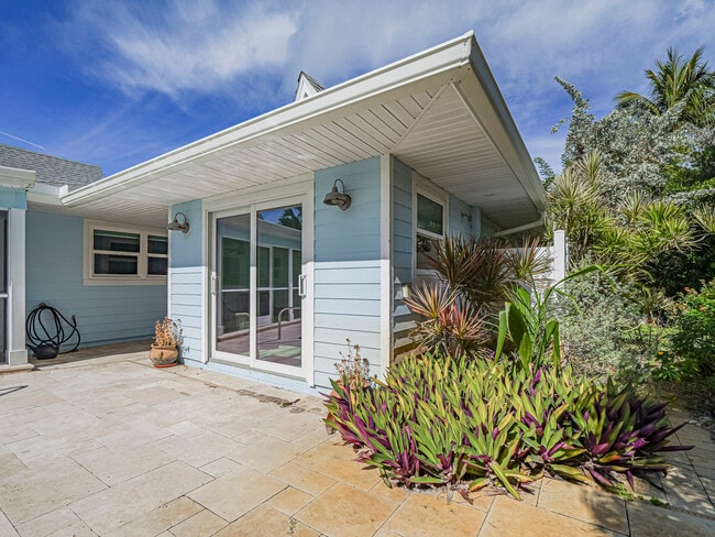 Building Photo - 856 Norfolk Pine Ln