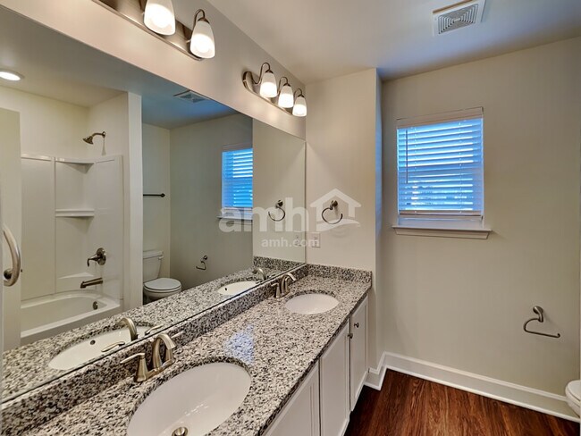 Building Photo - 4400 Erabele Dr