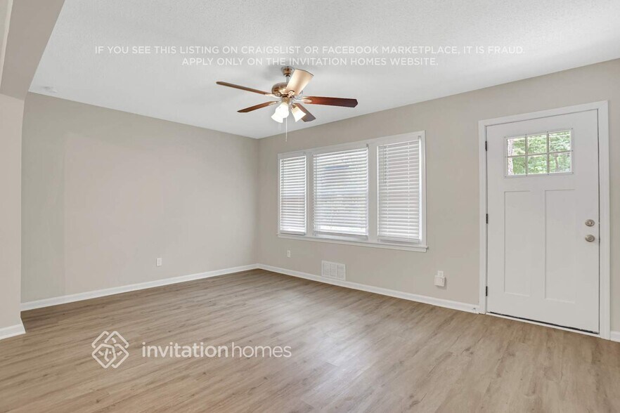 Building Photo - 1833 Rollingwood Dr SE