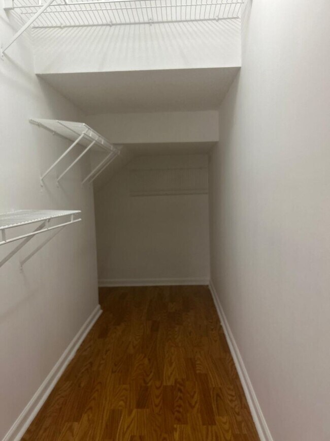 Building Photo - Desired Location for this 3 bedroom 2 bath...