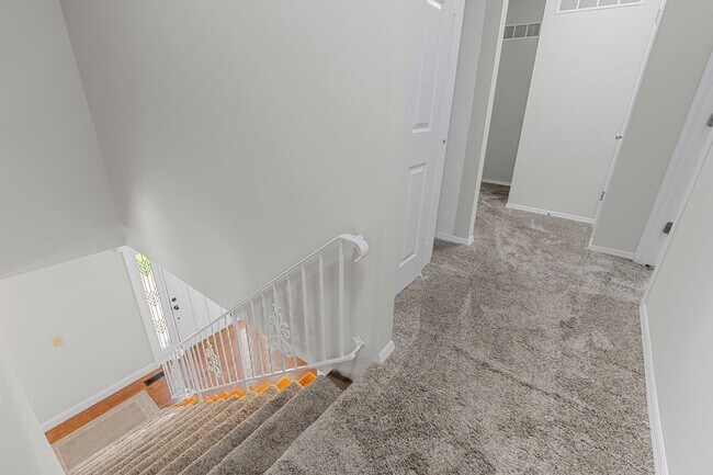Building Photo - Spacious 4-Bed, 3-Bath Family Home