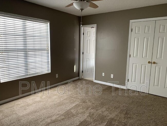 Building Photo - 2457 Shadow Valley Rd