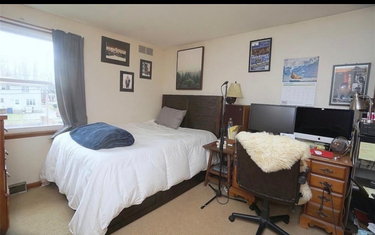 Building Photo - 225 Sunshine Dr