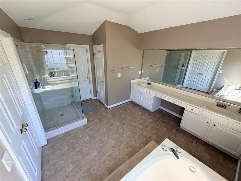 Building Photo - 7430 Newstead Dr