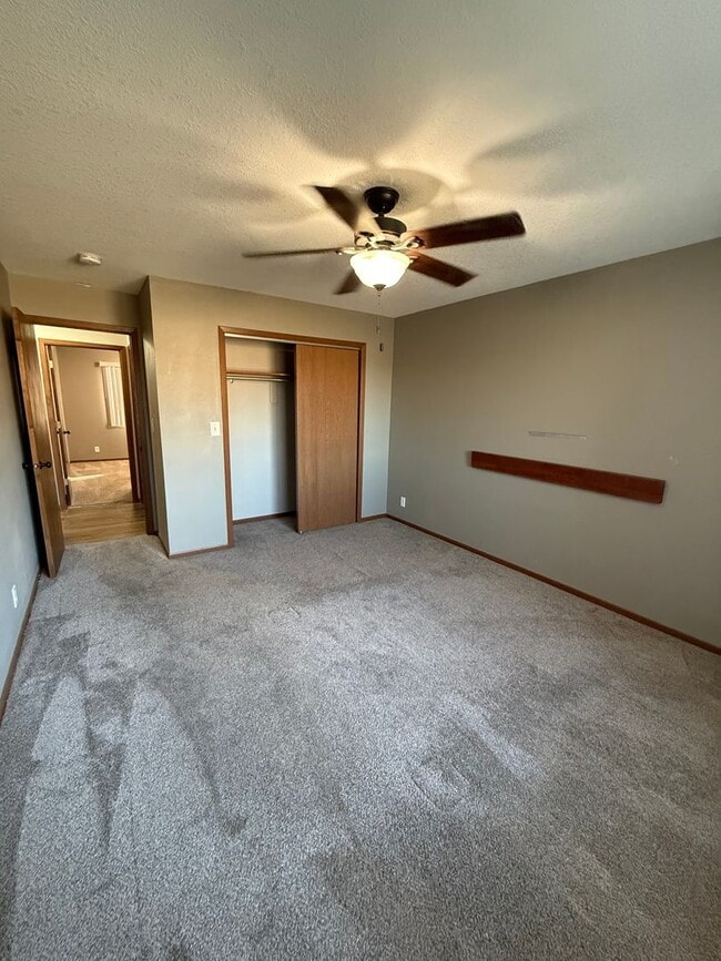 Building Photo - Main Level Townhome