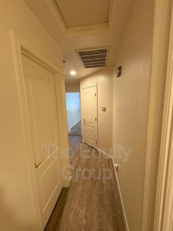 Building Photo - 2322 E Beech Ct