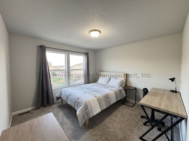 Building Photo - 6175 White Wolf Pt