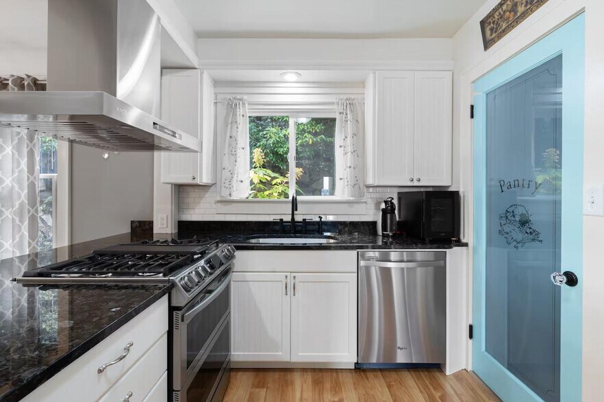 Building Photo - 1514 Bigelow Ave N