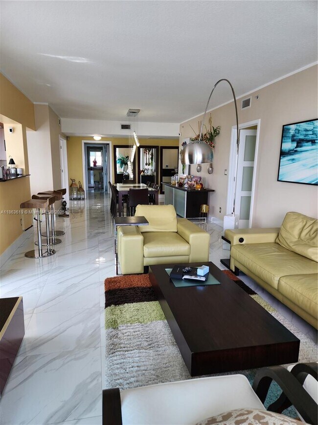Building Photo - 325 S Biscayne Blvd
