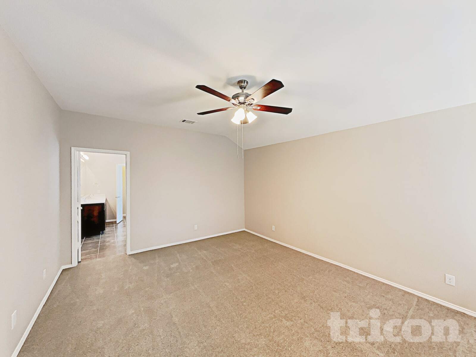 Building Photo - 525 Beechgrove Terrace