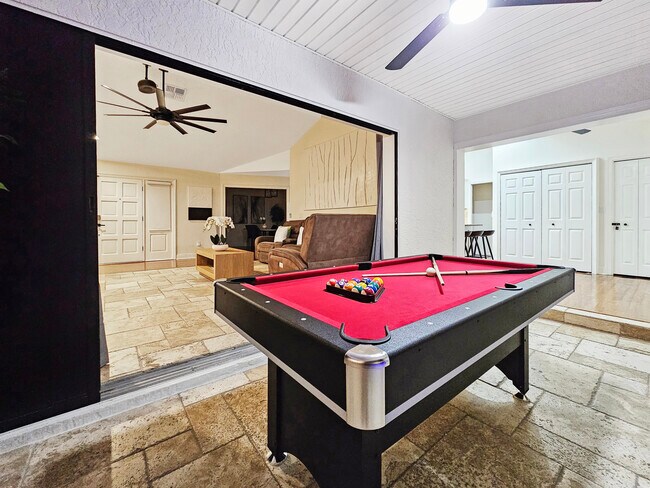 Building Photo - 11402 Suncreek Pl