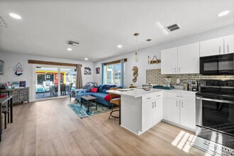 Building Photo - 1019 SE 40th St