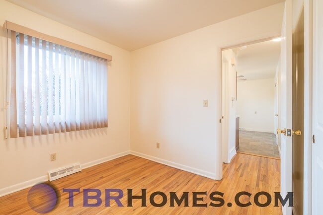 Building Photo - 175 S Cody St