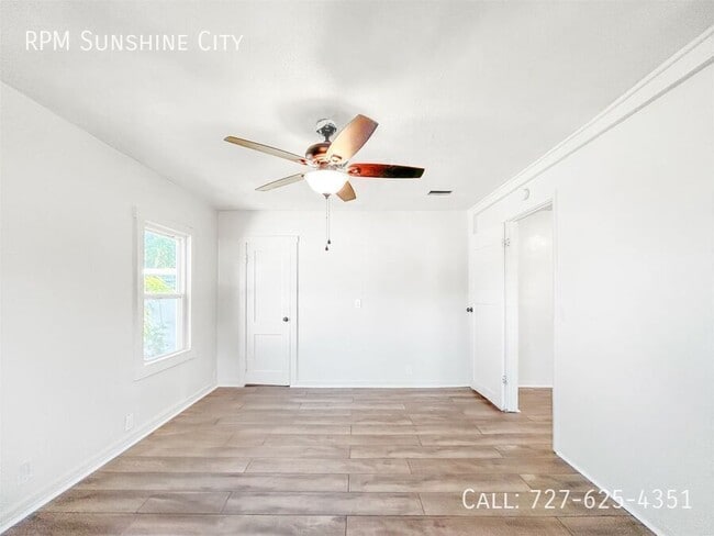 Building Photo - 710 S 50th St