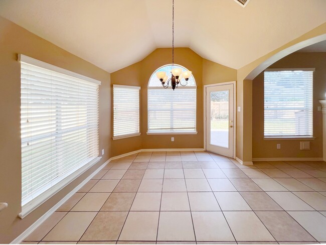 Building Photo - 3331 Double Lake Dr