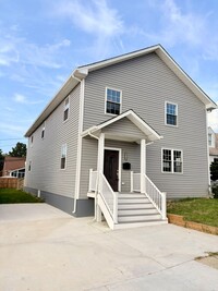 Building Photo - 6710 Hudson St