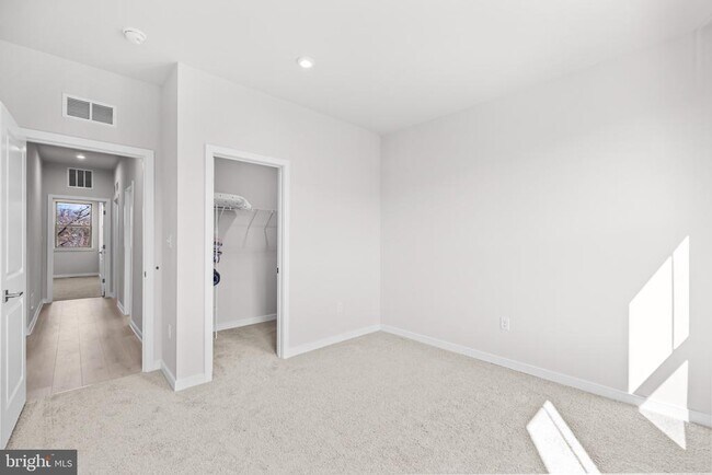 Building Photo - 6236 Folly Ln