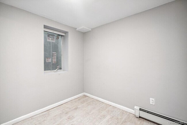 Building Photo - 44 Sandy Hollow Rd