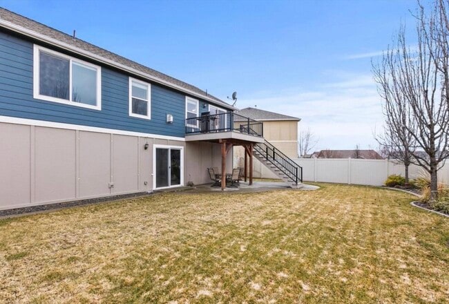 Building Photo - 17415 E Shamrock Ct
