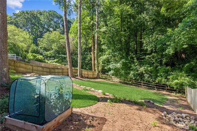 Building Photo - 1093 Country Ln NE