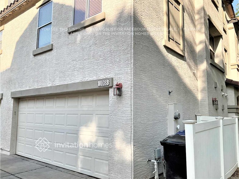 Building Photo - 9233 E Neville Ave