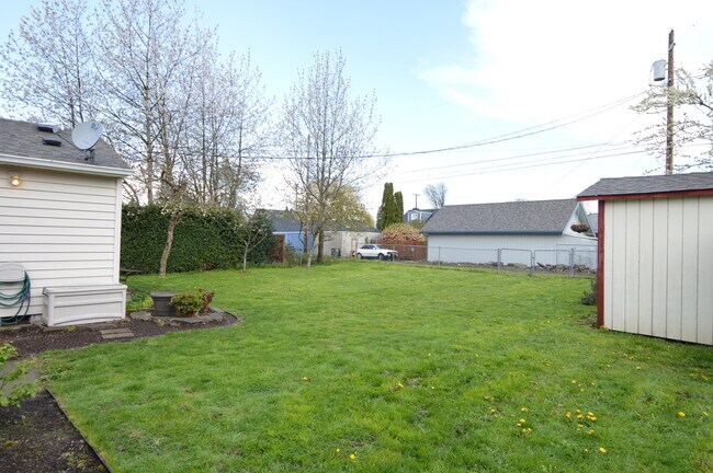 Building Photo - Fully Renovated Tacoma Home with Massive New Deck & Modern Upgrades