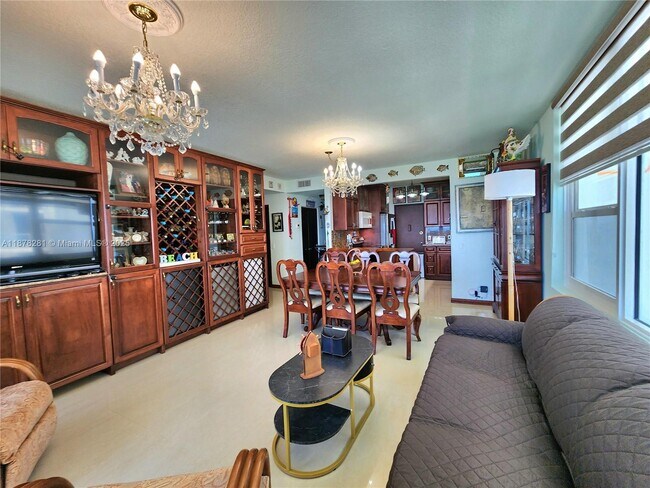 Building Photo - 3505 S Ocean Dr