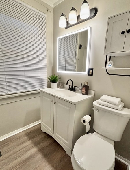 Bathroom - 1552 Manchester Ave