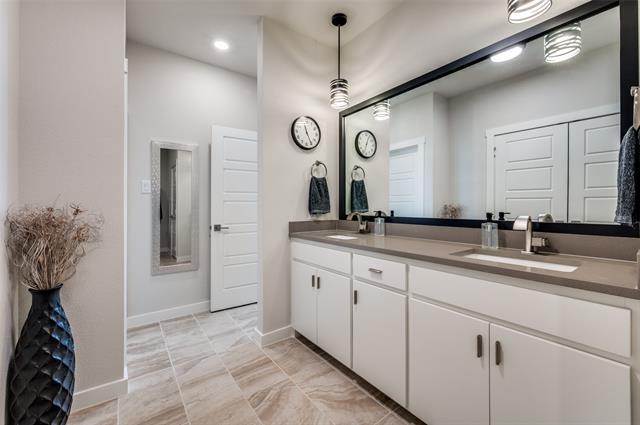 Building Photo - 3711 Rosemont Dr