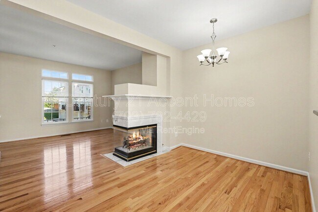 Building Photo - 968 Harrison Cir