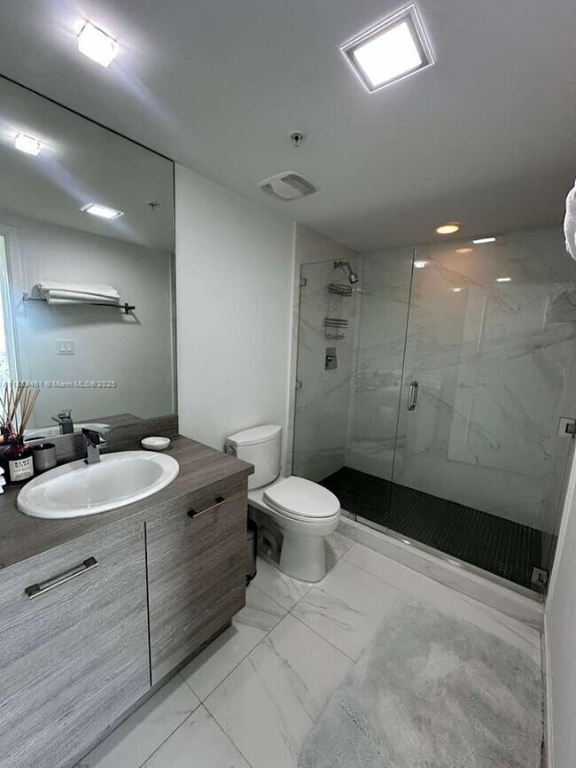 Building Photo - 400 Sunny Isles Blvd