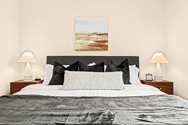 Building Photo - 27882 Gratiot Ave