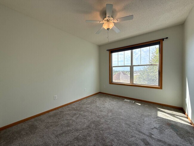Building Photo - 14649 Sapphire Way