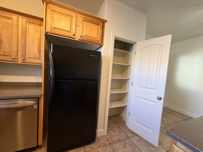 Building Photo - MCKENNA COTTAGES FOR RENT IN DOWNTOWN ST. GEORGE!