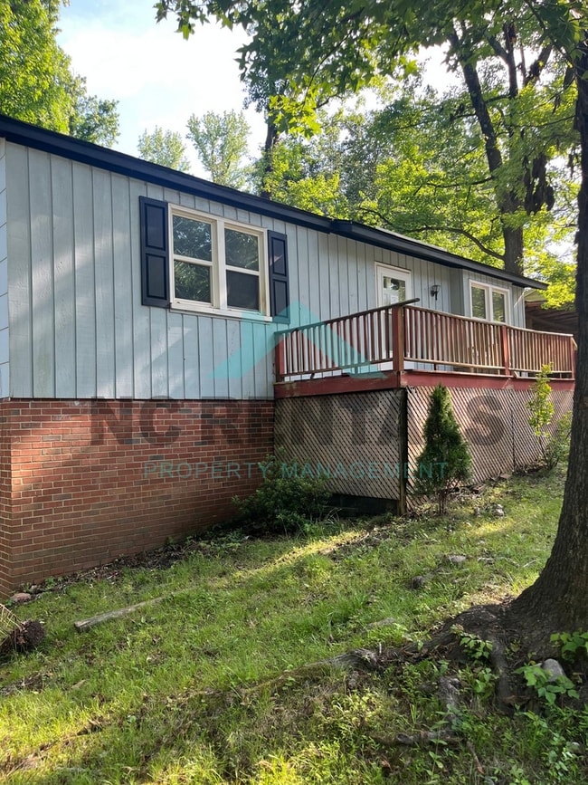 Building Photo - 617 Ileagnes Rd