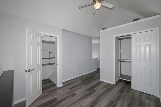 Building Photo - 59 Pinnacle Dr
