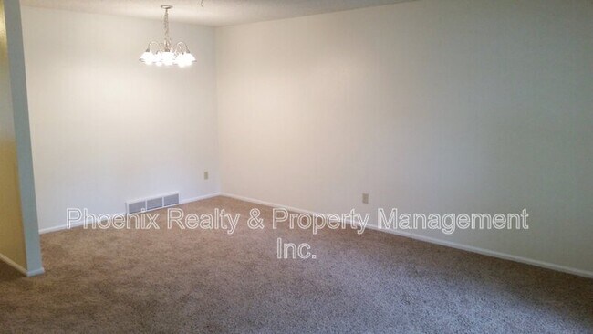 Building Photo - 2332 McKinley Ave