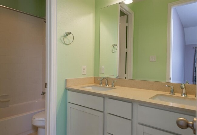 Building Photo - 29010 Pinnacle Ridge Dr