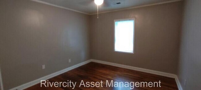 Building Photo - A Must See!!!!!! Section 8 Friendly!!!!