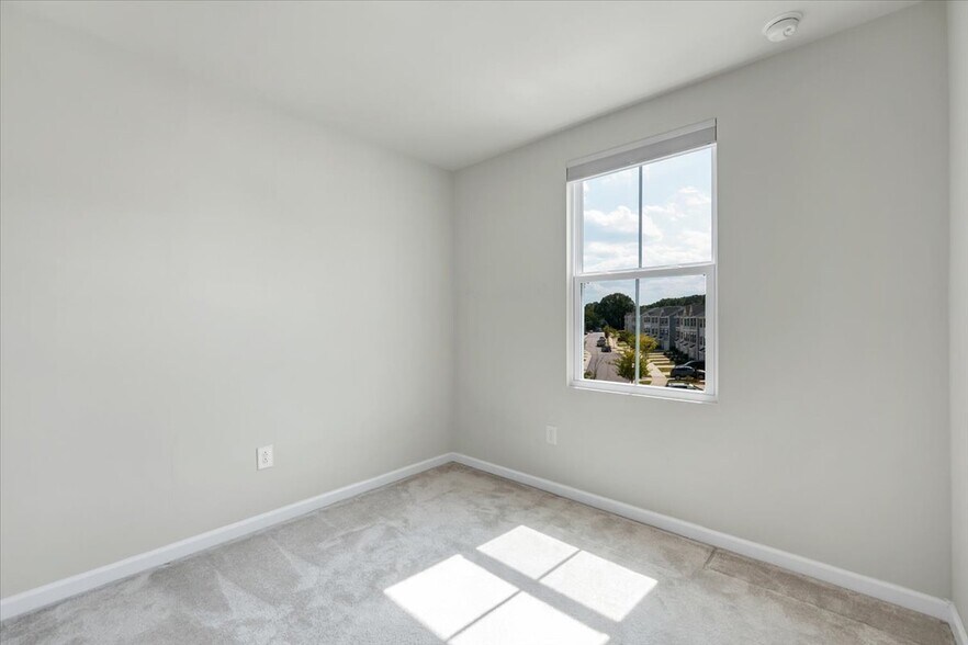 Building Photo - 5941 River Landing Dr